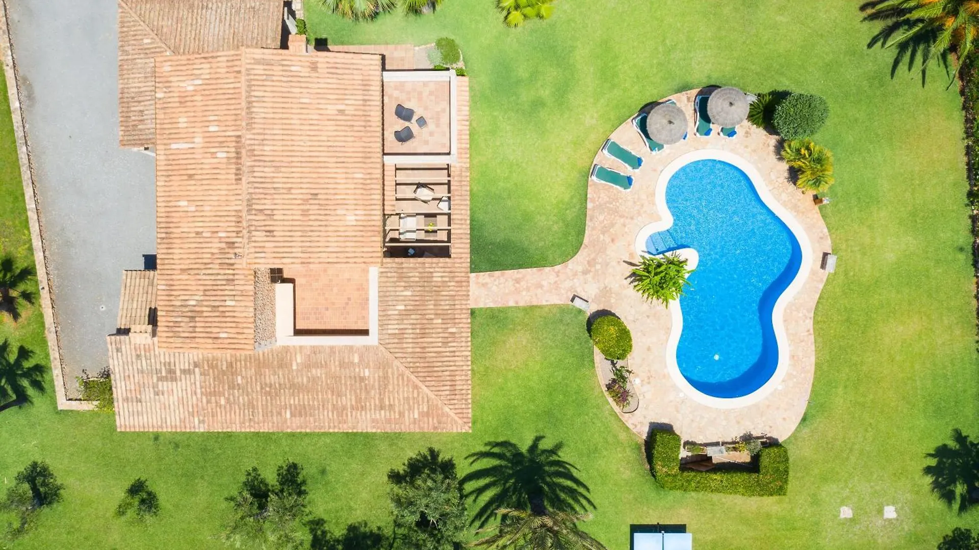 Fantastische Finca Mit Ueberdachter Terrasse S'Horta